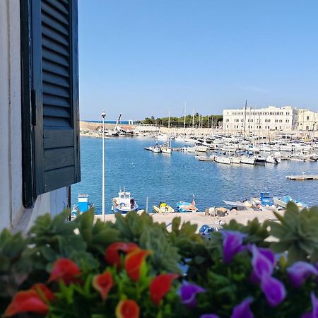 La Finestra Sul Porto Apartment ตรานิ ภายนอก รูปภาพ