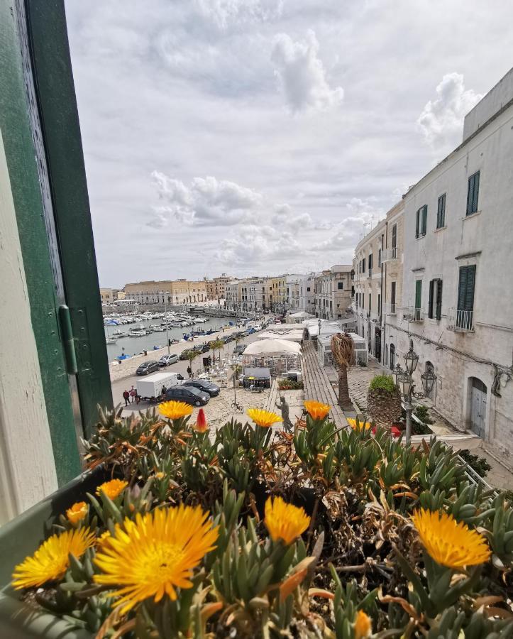 La Finestra Sul Porto Apartment ตรานิ ภายนอก รูปภาพ