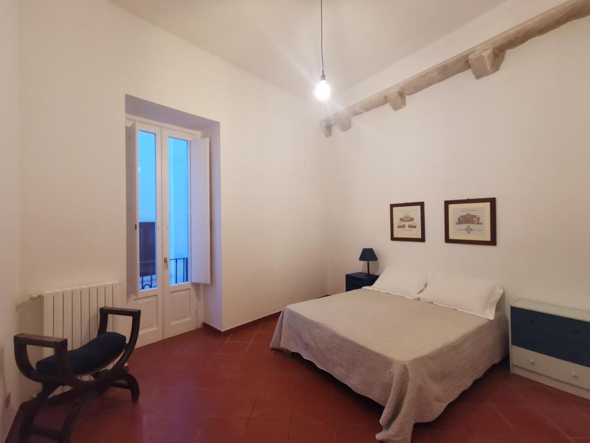 La Finestra Sul Porto Apartment ตรานิ ภายนอก รูปภาพ