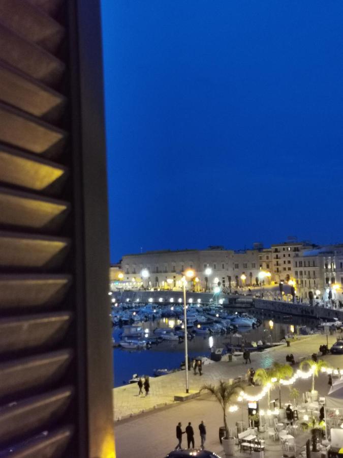 La Finestra Sul Porto Apartment ตรานิ ภายนอก รูปภาพ
