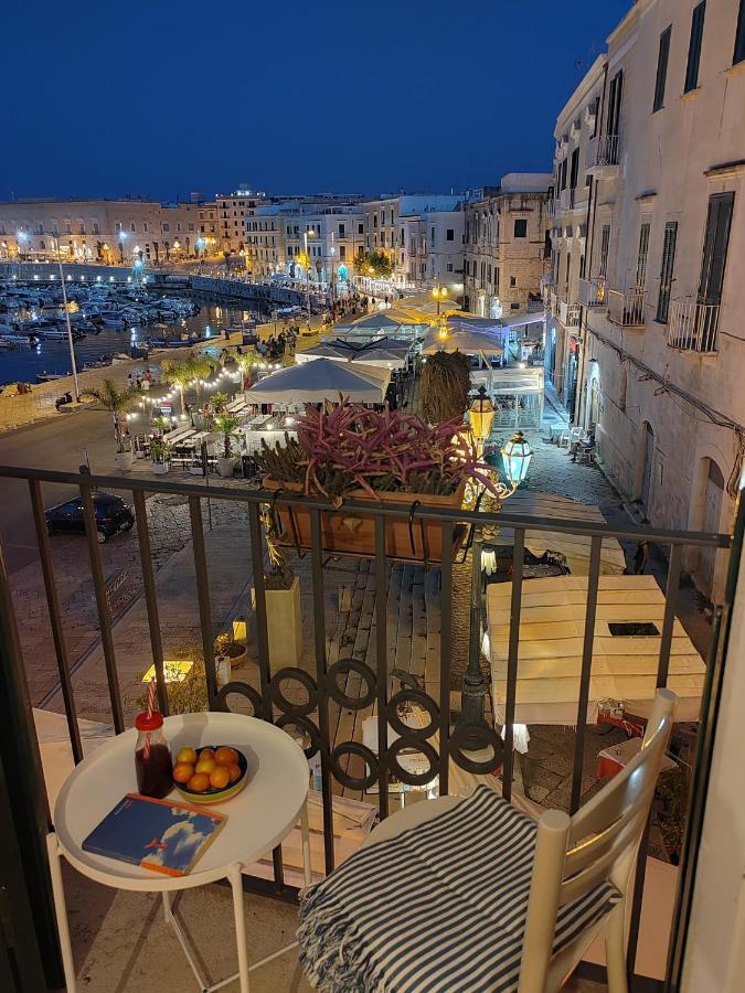 La Finestra Sul Porto Apartment ตรานิ ภายนอก รูปภาพ