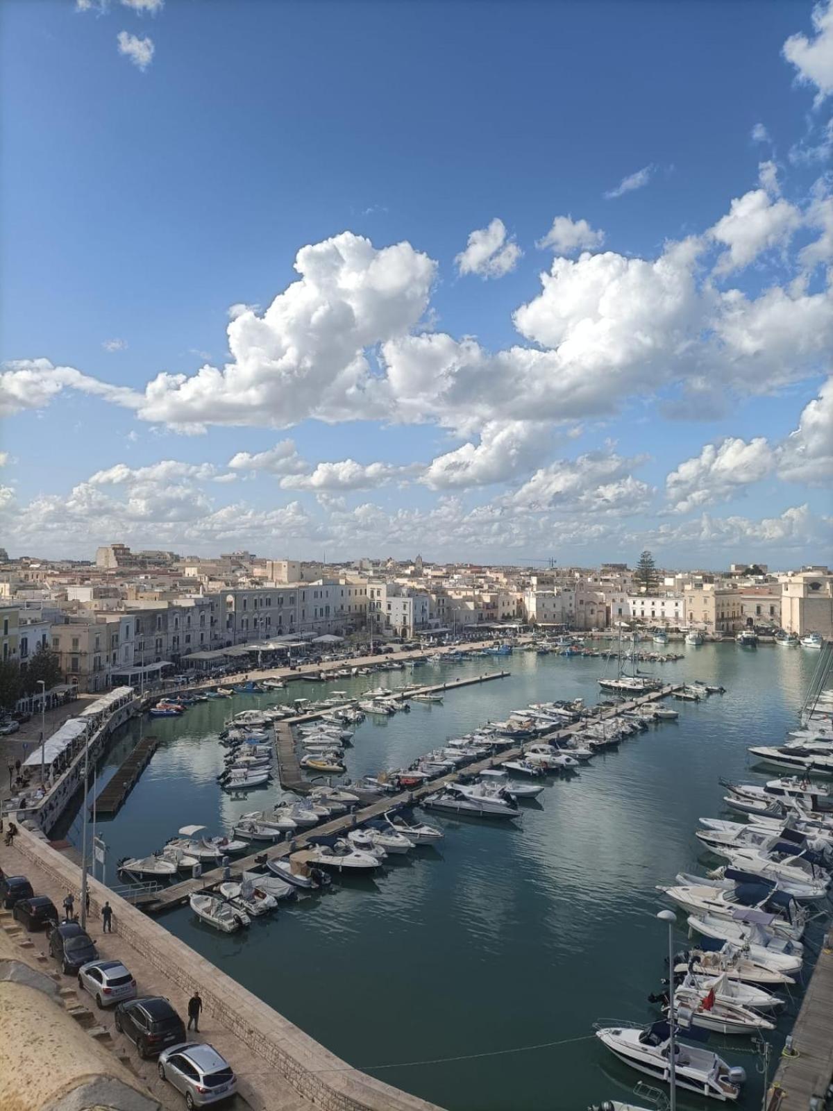 La Finestra Sul Porto Apartment ตรานิ ภายนอก รูปภาพ